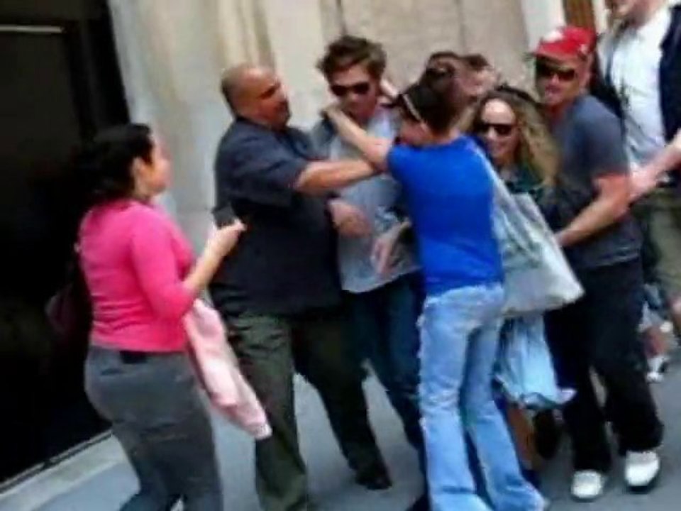 SNTV - Exklusiv: RPattz, ganz fertig