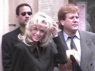 SNTV - Exklusiv: Tribute an Farrah Fawcett