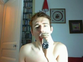 Wiwi égratigne "les gauloises bleues"