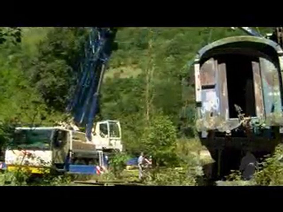 Le wagon de la Goutte d'eau quitte la vallée d'...