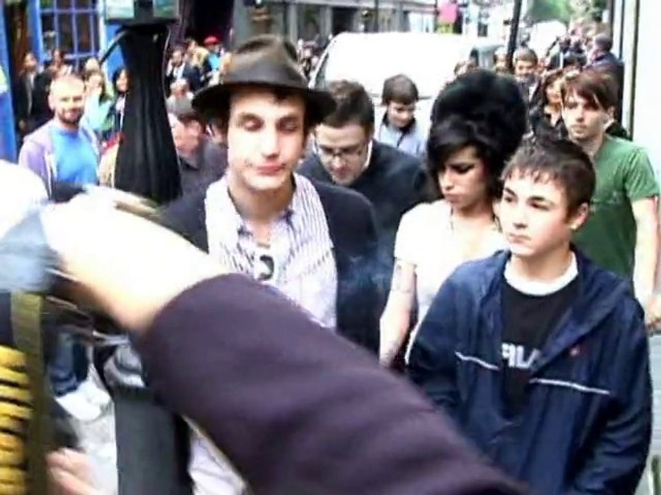 SNTV - Exklusiv: Amy Winehouses Scheidung