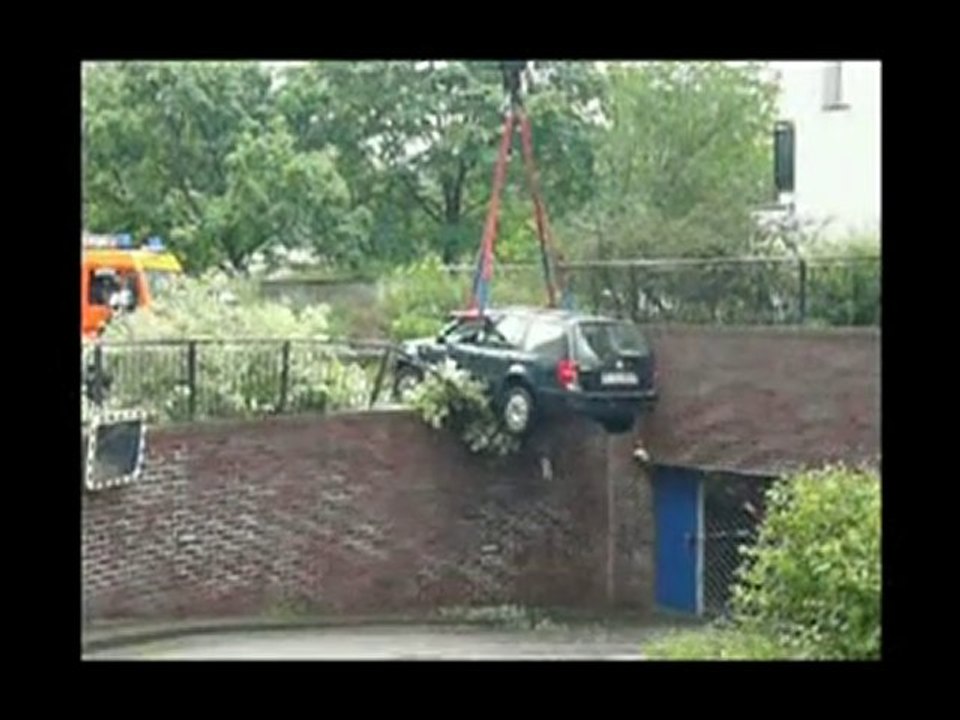 14 Yaers old Kid drives withs Dads Car and Smashet him