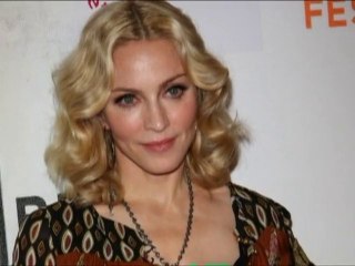 SNTV - Exklusiv: Amerikaner, mal britisch