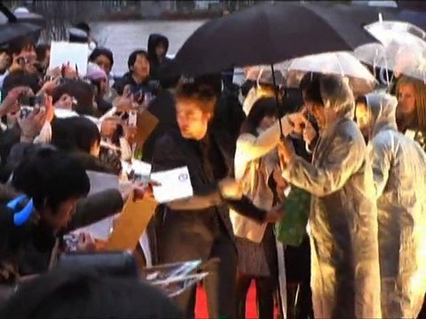 SNTV - Exklusiv: RPattz meint, er sei Single