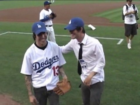 SNTV - Exklusiv: Pete Wentz beim Baseball