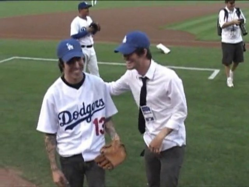 SNTV - Exklusiv: Pete Wentz beim Baseball