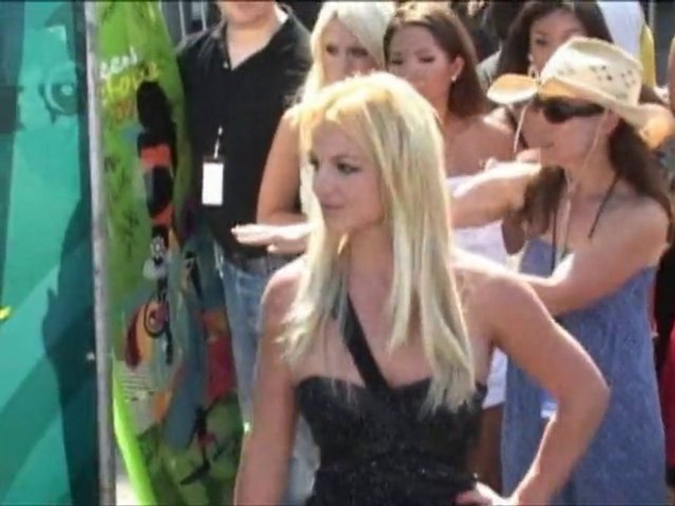 SNTV - Exklusiv: eine neue Frau für Hef?