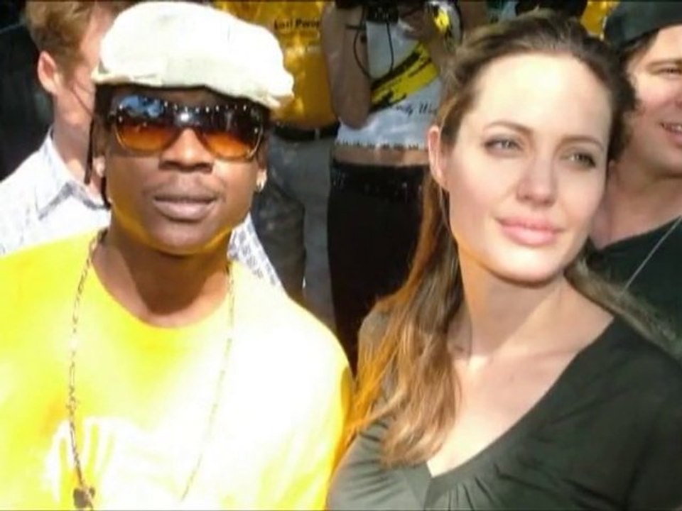 SNTV - Exklusiv: Jolie besucht Somalia