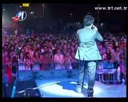 17 Albania concert Yusuf Güney TRT