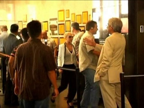 SNTV - Exklusiv: Lilo shoppt und feiert