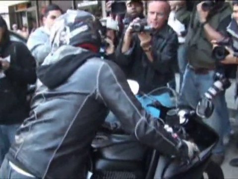 SNTV - Exklusiv: Brad Pitt, der Biker