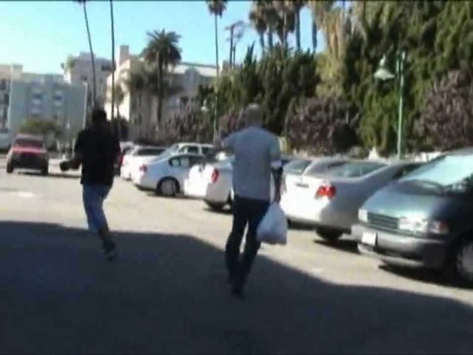 SNTV - Exklusiv: Bruce Willis, mal ganz nett