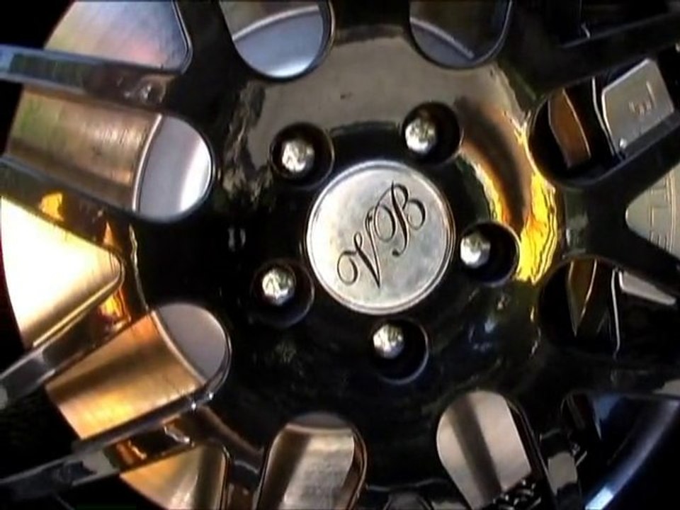 SNTV - Exklusiv: Bentley Babes