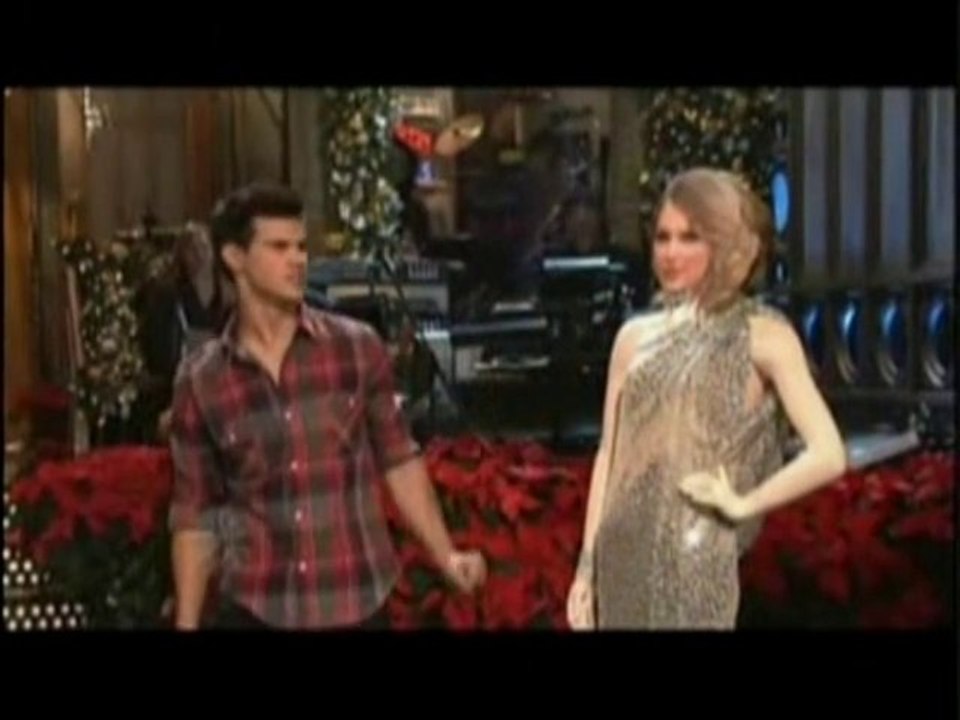 SNTV - Exklusiv: Lautner steht hinter Swift