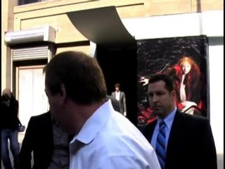 SNTV - Exklusiv: Trauer um Alexander McQueen