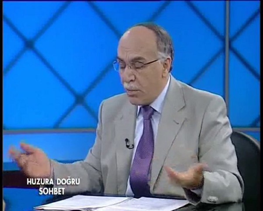 Kur’ân-ı kerîmi şarkı türkü gibi makamla okumak uygun mudur