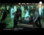 Pakistan, Many dead as bombs hit Shiite... - no comment