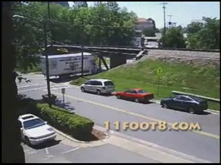 Il ponte mangia camion