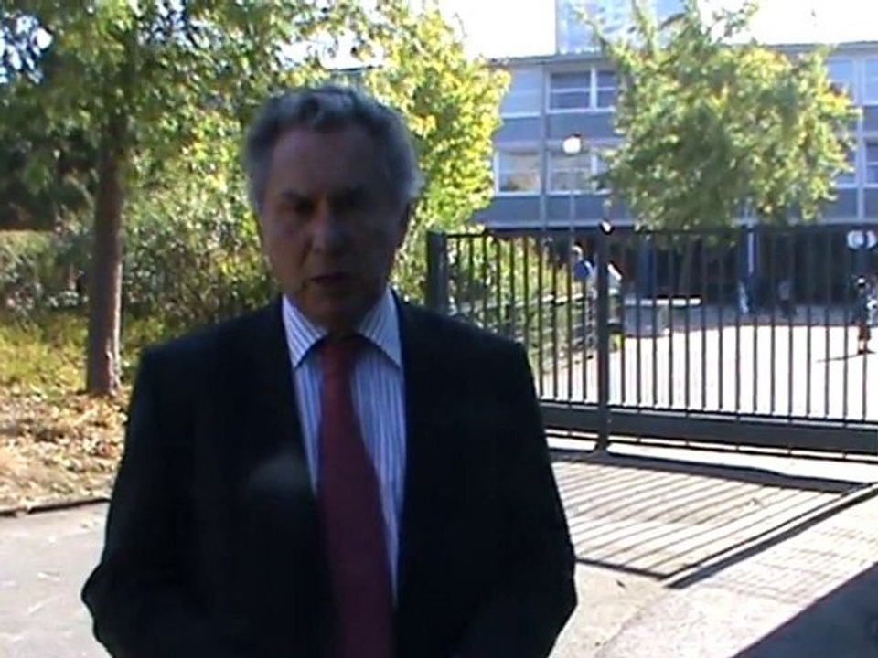 100902interview rentrée scolaire école de l'Ille