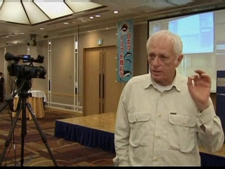 Cove star's petition against dolphin hunt in Japan