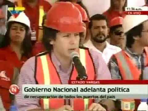 Gobierno retira embarcaciones hundidas en el Puerto del Lito