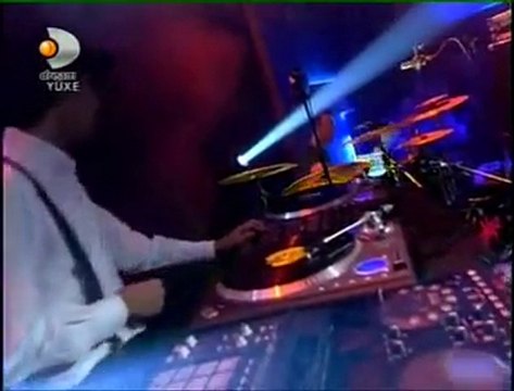 Manga - Cevapsız Sorular ( Canlı Performans )