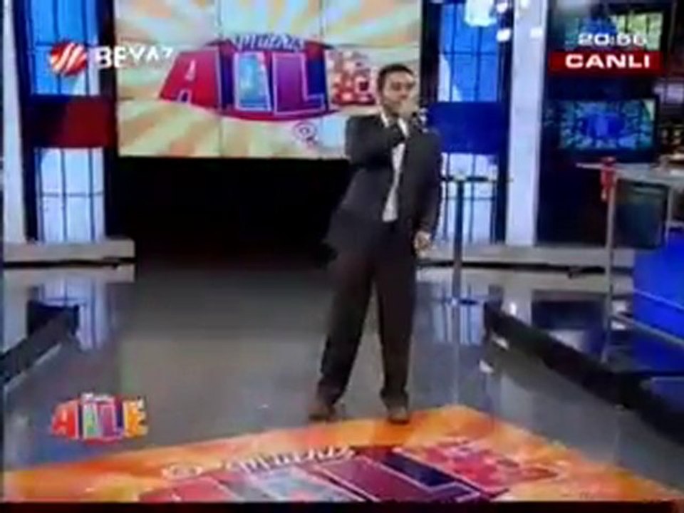 Küçük İbo Müthiş Aile'ye konuk oldu