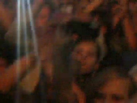 fin du concert de superbus a chalons en champagne