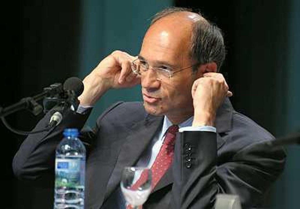 Télézapping : "Eric Woerth est compétent, il tiendra"