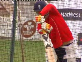 Pietersen to be disciplined over tweet