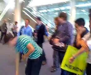 Nisute dennis playing game music at the 2010 gamescom