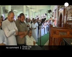 Muslims pray on last Friday in Ramadan - no comment