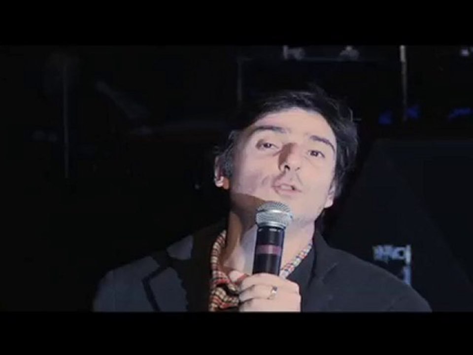 Yvan Attal filme Paris et répond à la critique