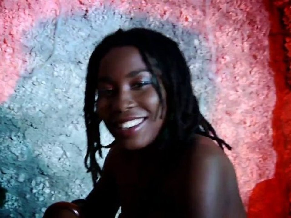 [New 2010!!] TIFANE - VIN MONTRE'M /CLIP 2010