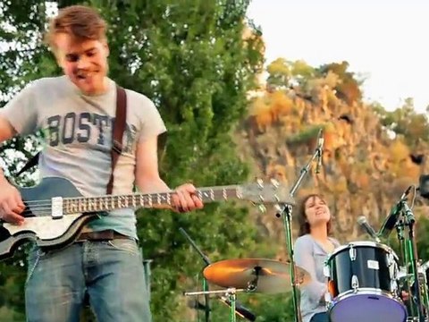 Hold Your Horses 70 Millions - Festival Silhouette 02/09