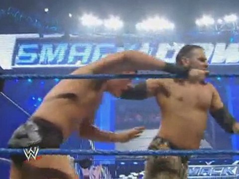 Коди Роудс измъкна трудна победа над Мат Харди