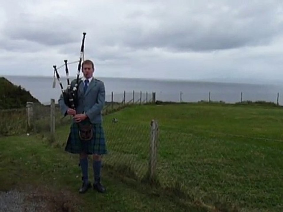 Bagpip: un joueur de cornemuse en plein air!
