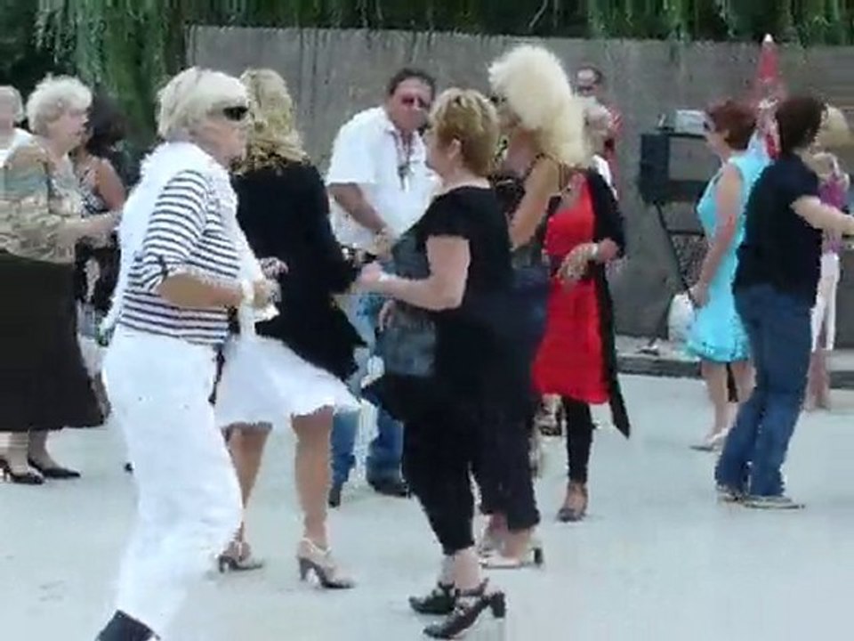 Rallye du Retro scooter Harnes -  La leçon de danse -
