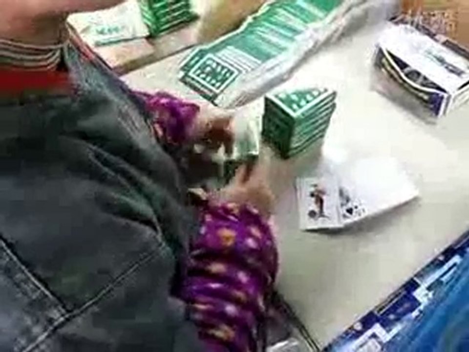 The Fastest Poker Packing by Hands