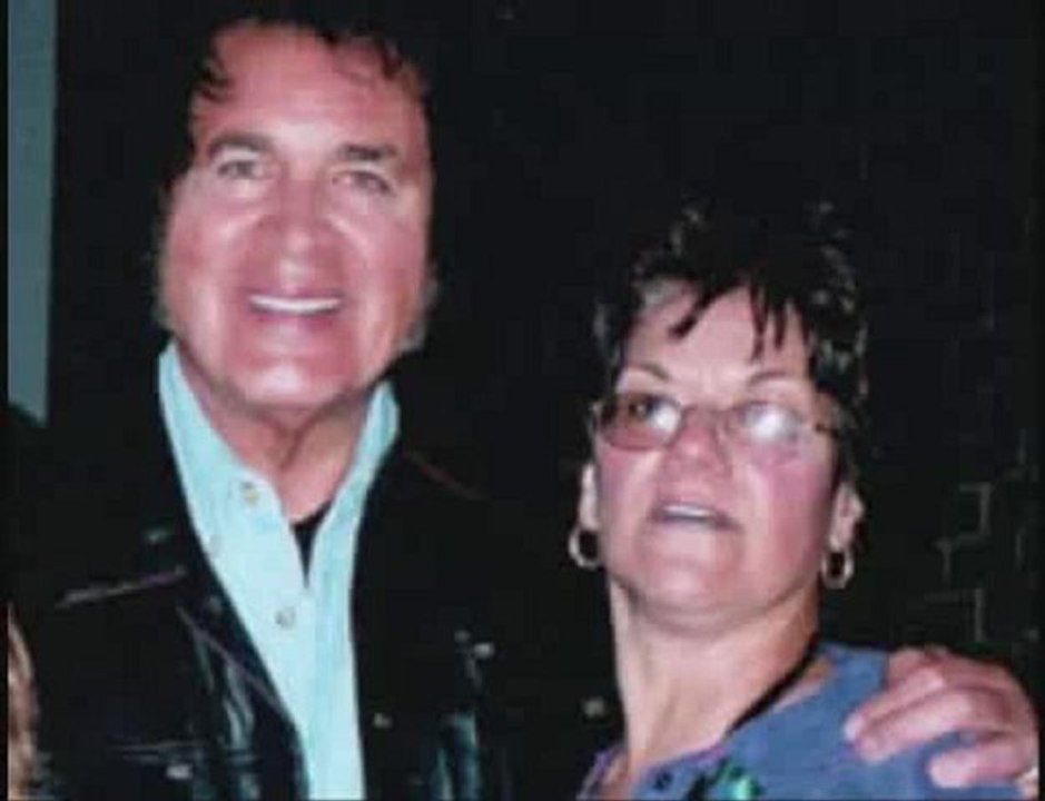 I GAVE YOU MY LOVE - Engelbert Humperdinck .wmv.