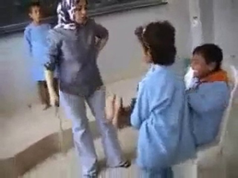 Seriat 2010 yilinda cocuklari Şiddet goruntuleri piryolu.com