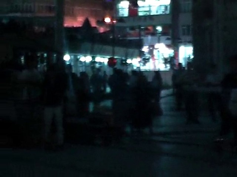 Doğan Karatepe NERDE BOYNU BÜKÜK BİR GARİP GÖRSEN