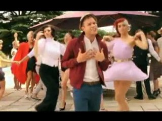 Olly Murs vows to pose naked after no.1 success