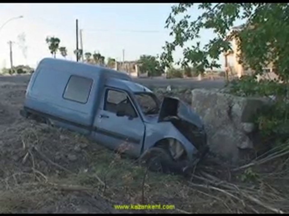 TRAFİK KAZASI 3 YARALI