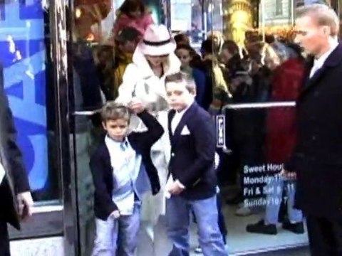 SNTV - The Beckhams make America home