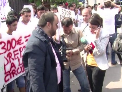 Des Roms manifestent en Roumanie contre les expulsions de France