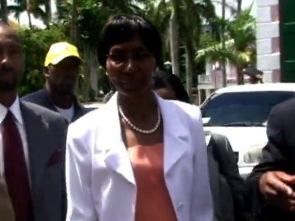 SNTV - John Travolta drops extortion charges