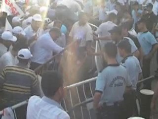AKP ŞANLIURFA MİTİNGİNDE KAVGA - 2