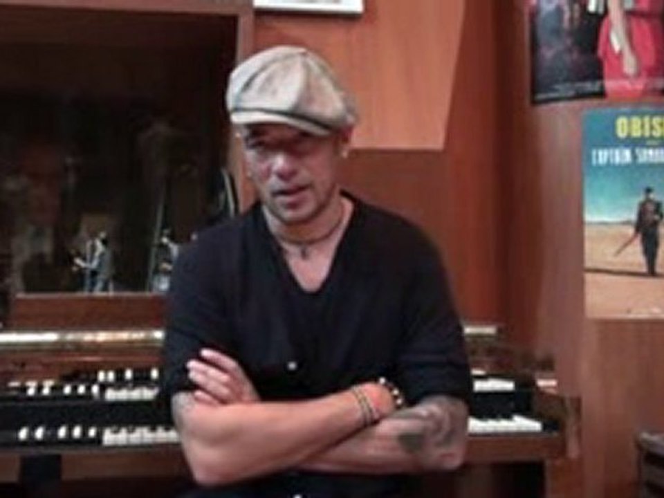 Pascal Obispo offre son drapeau sur cherie FM