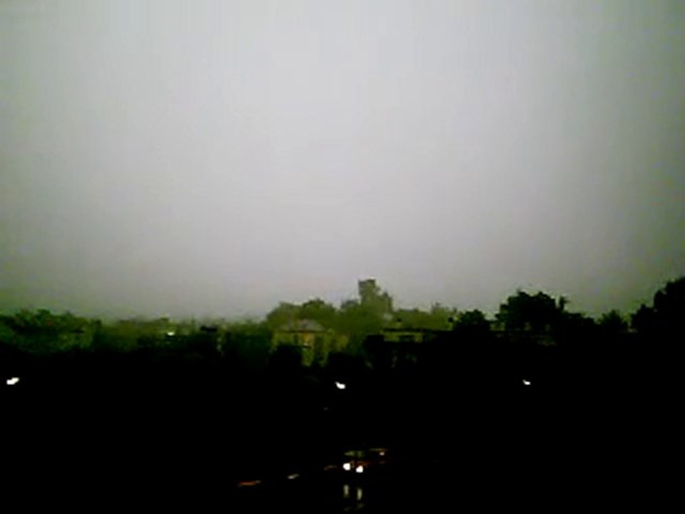 Orage Violent La foudre tombe (Orage du 25 mai 07)